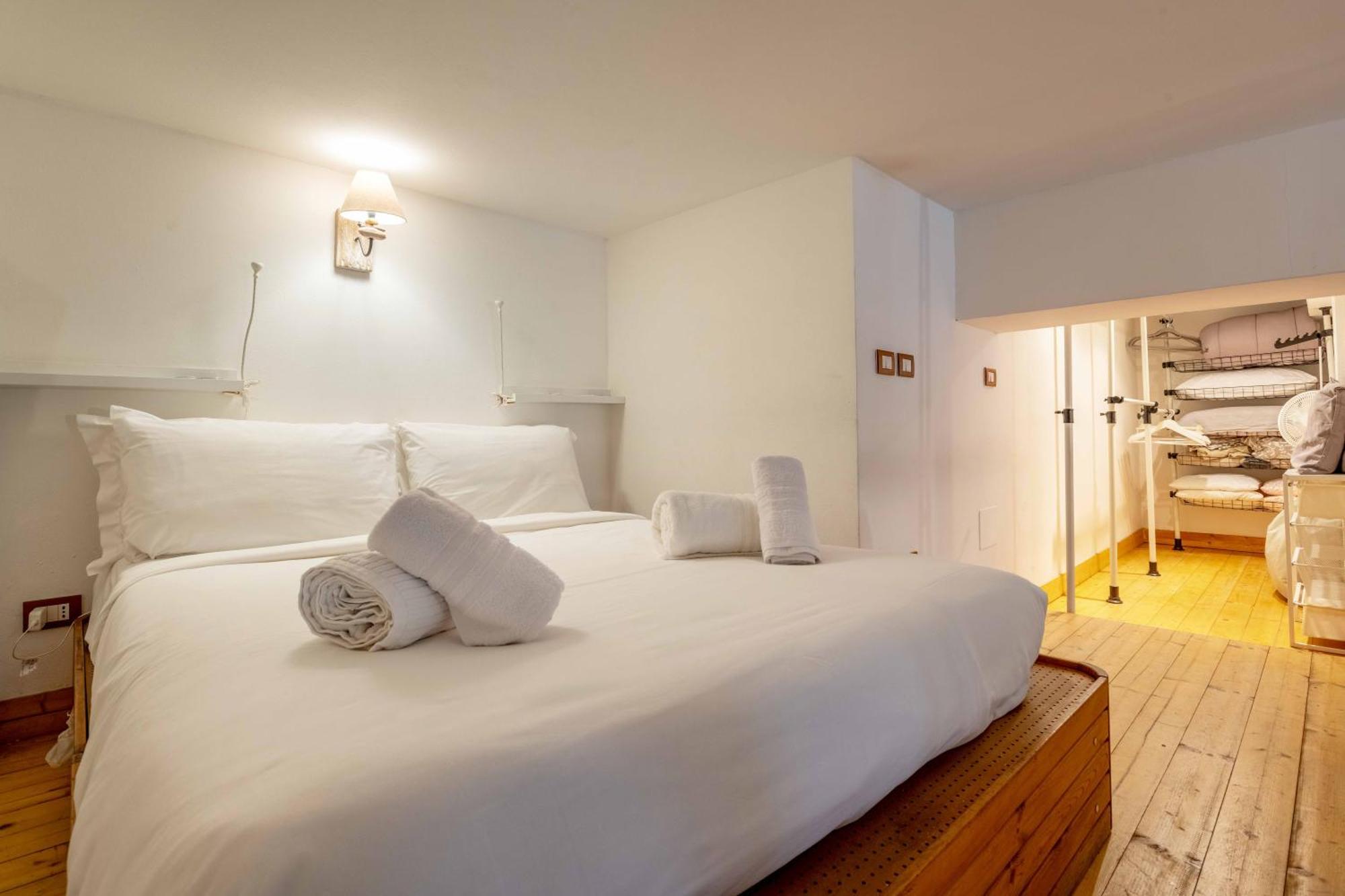 One Bedroom Apartment With Terrace Near Duomo Milano Eksteriør bilde