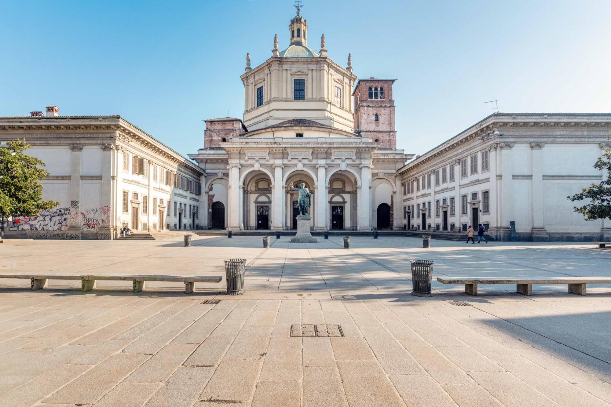 One Bedroom Apartment With Terrace Near Duomo Milano Eksteriør bilde